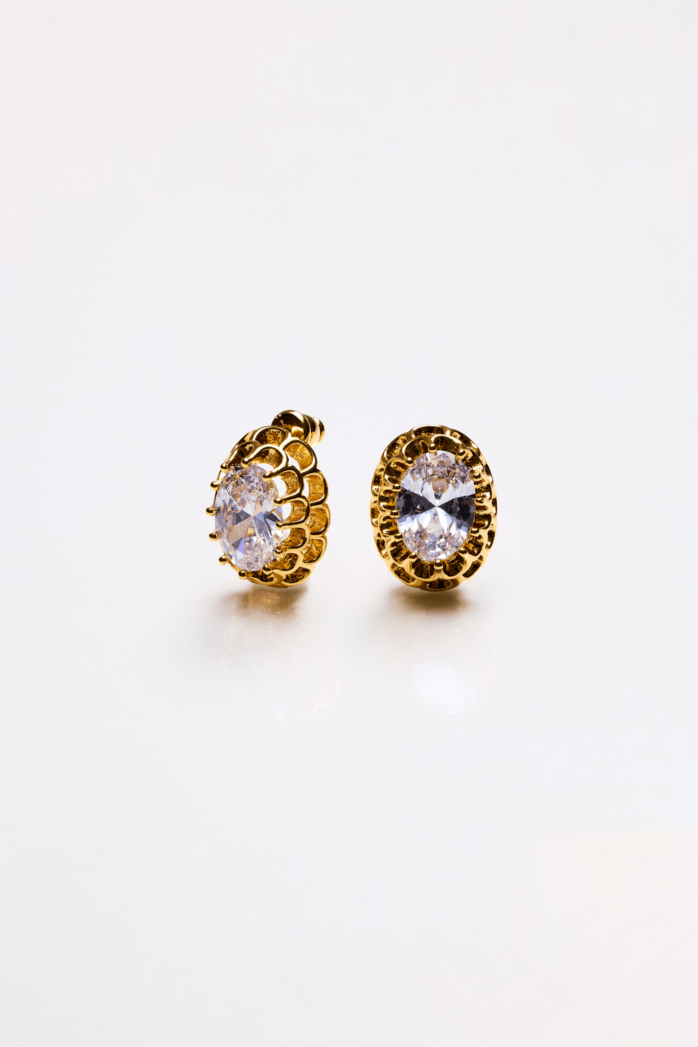 Lara & Ela | Kate Gold Earrings - Lara & Ela