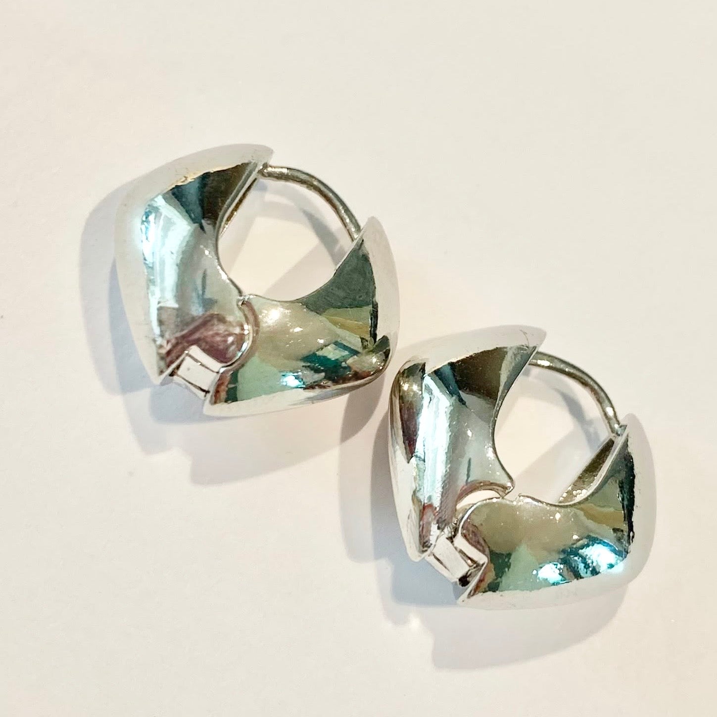 Lara & Ela | Late Checkout Earrings - Lara & Ela