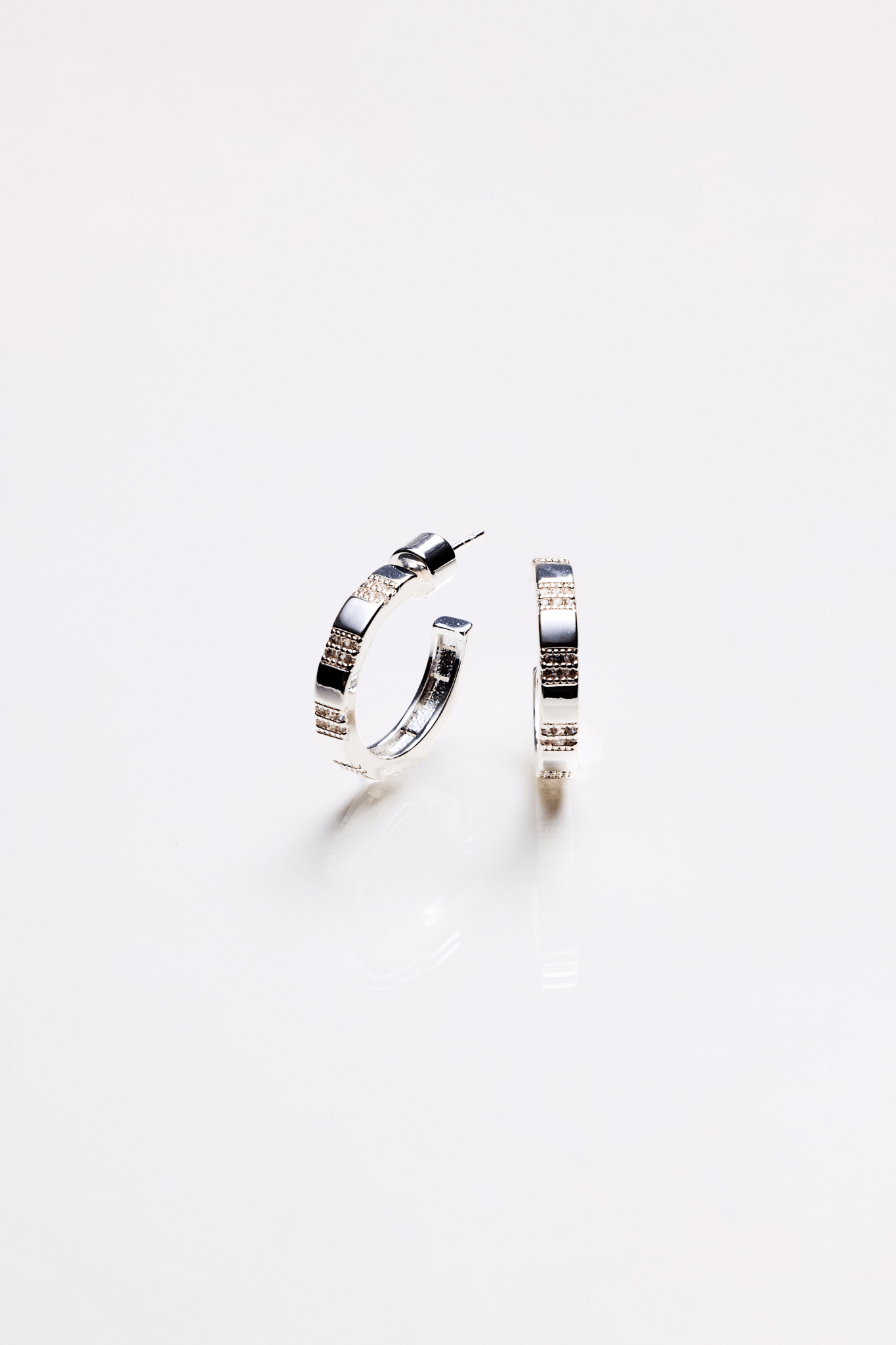 Lara & Ela | Lean On Me Earrings - Lara & Ela