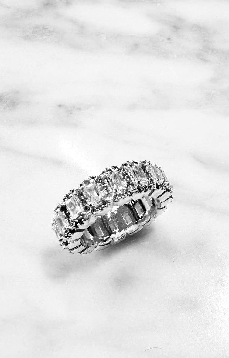Lara & Ela  |  Legacy Ring