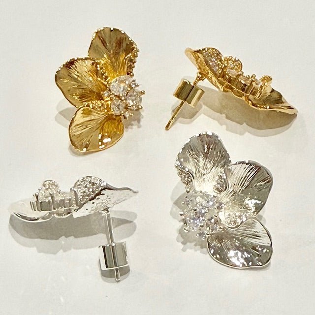 Lara & Ela | Mu Silver Earrings - Lara & Ela