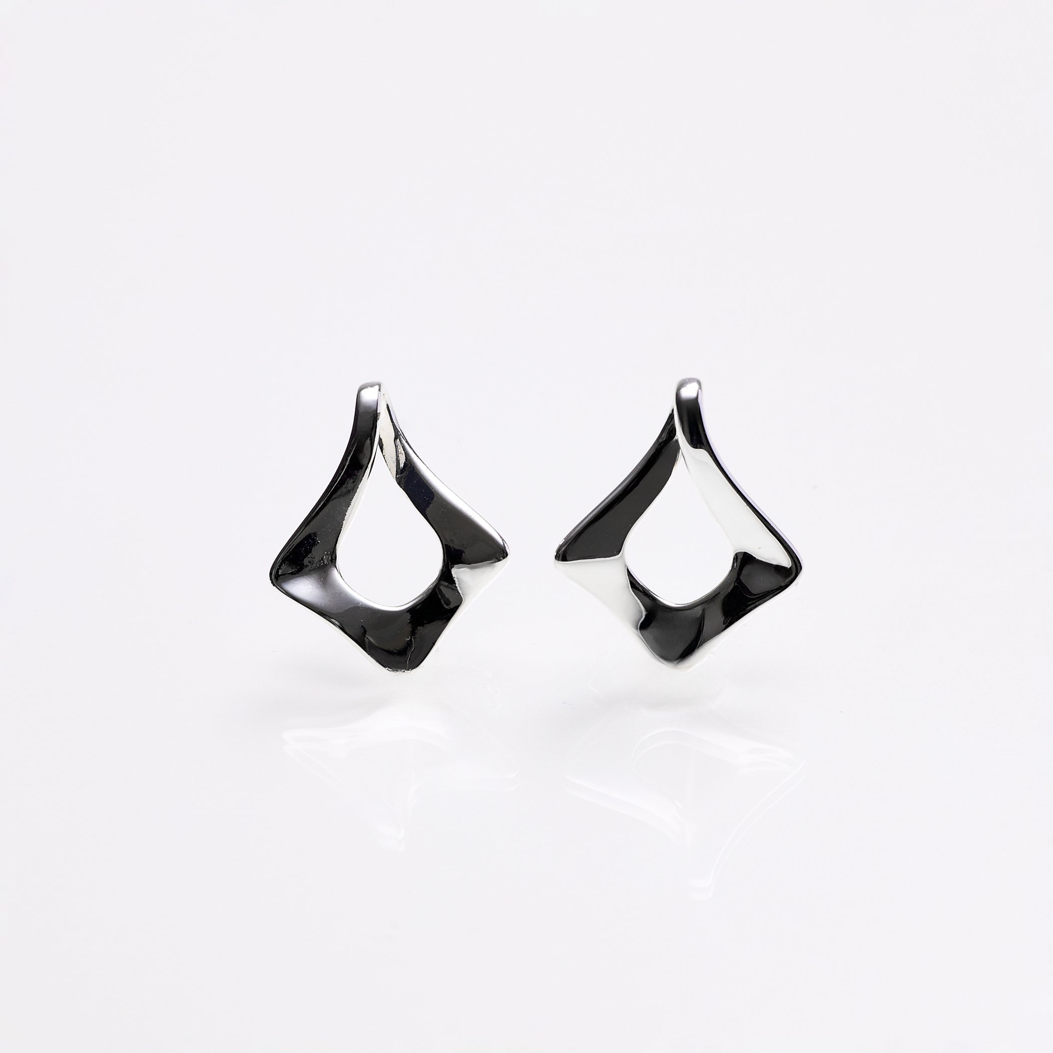 Lara & Ela | Pinwheel Silver Earrings - Lara & Ela