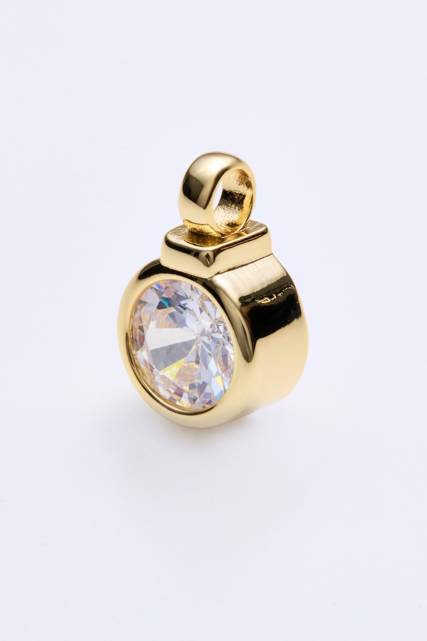 Lara & Ela | Round Bezel Pendant - Lara & Ela
