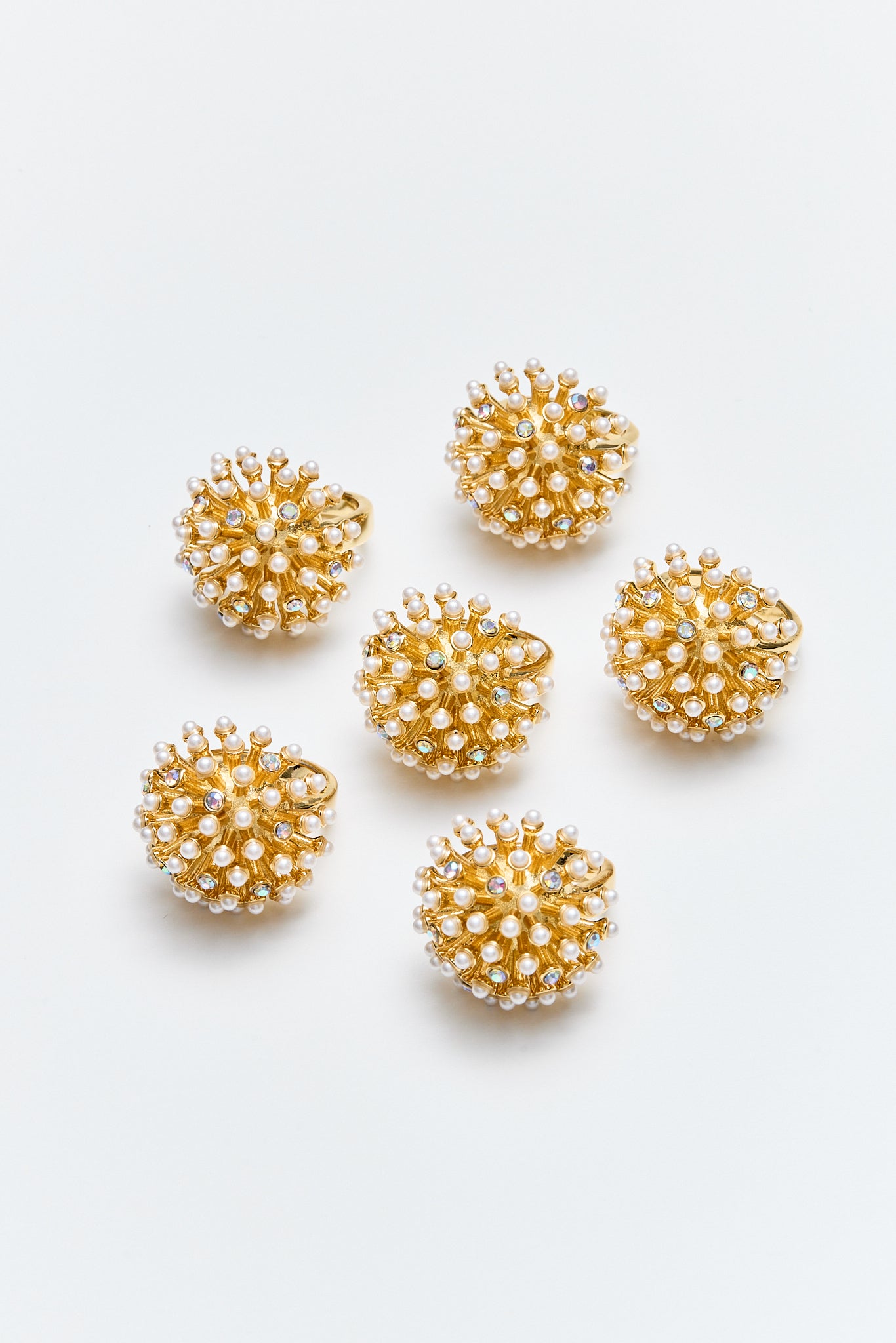 Lara & Ela | Six Seven Ring - Lara & Ela