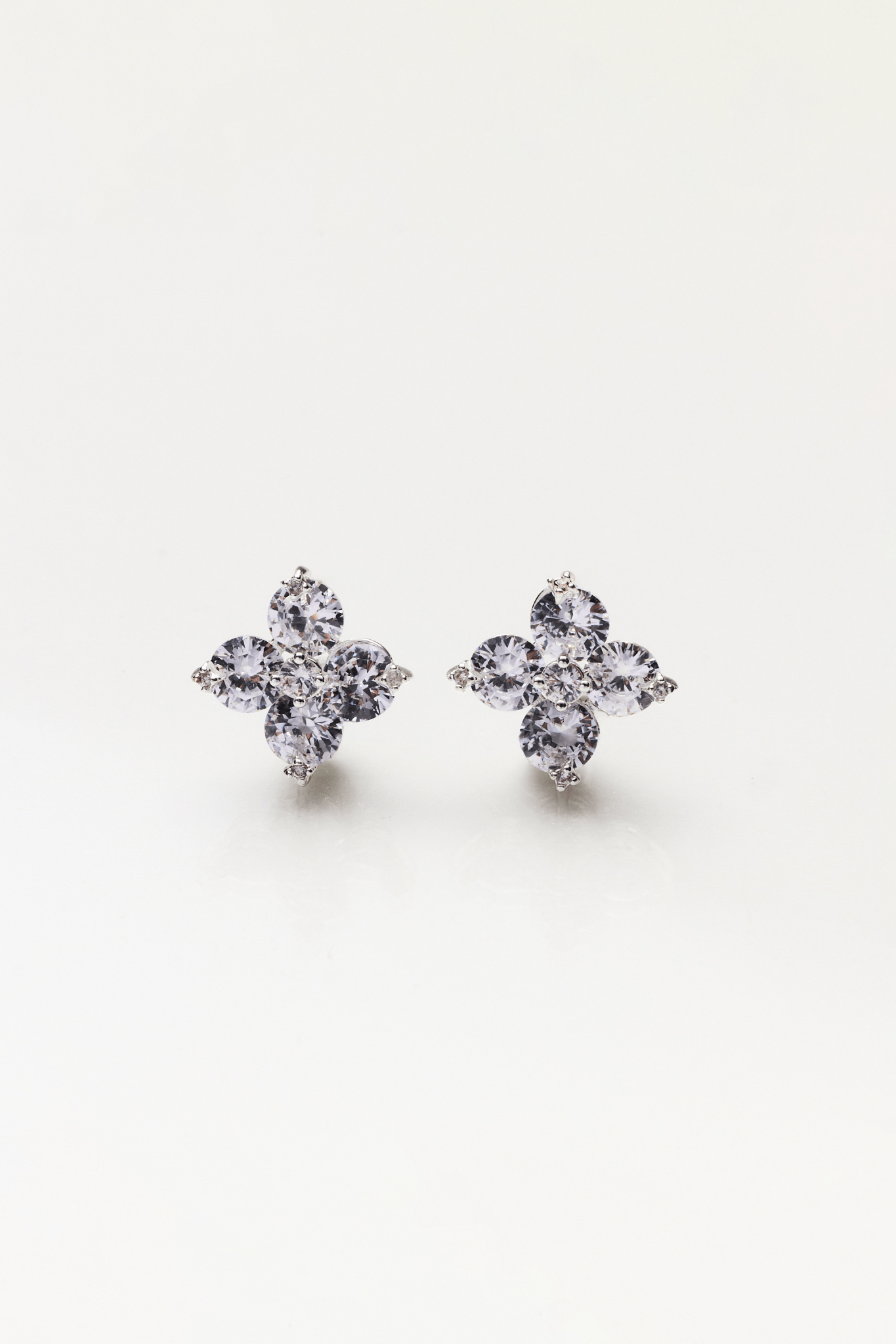 Lara & Ela | Star Light Star Bright Earrings - Lara & Ela