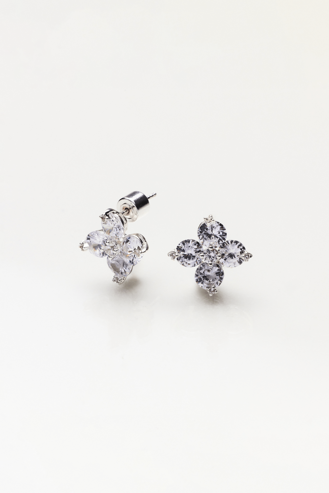 Lara & Ela | Star Light Star Bright Earrings - Lara & Ela