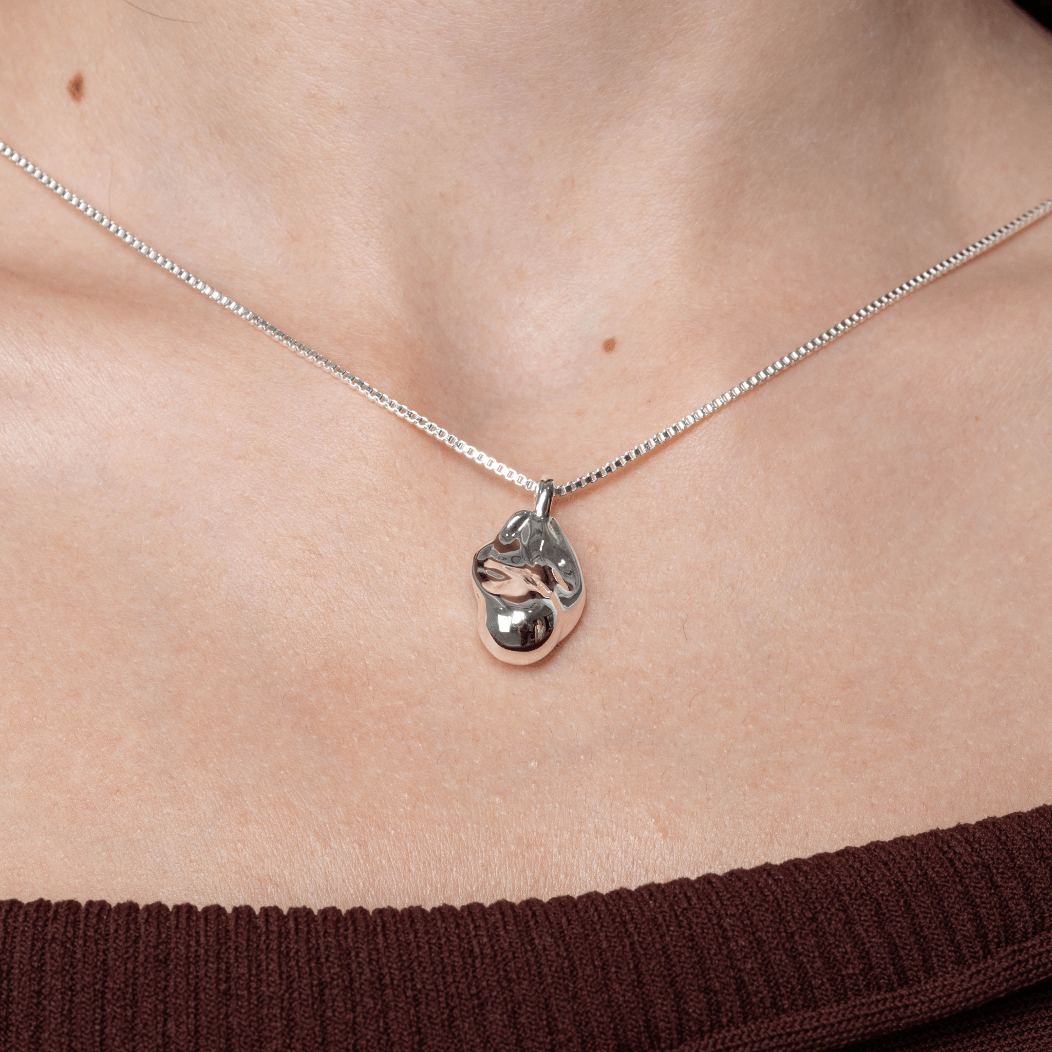 Lara & Ela | The Moon And New York City Silver Necklace - Lara & Ela