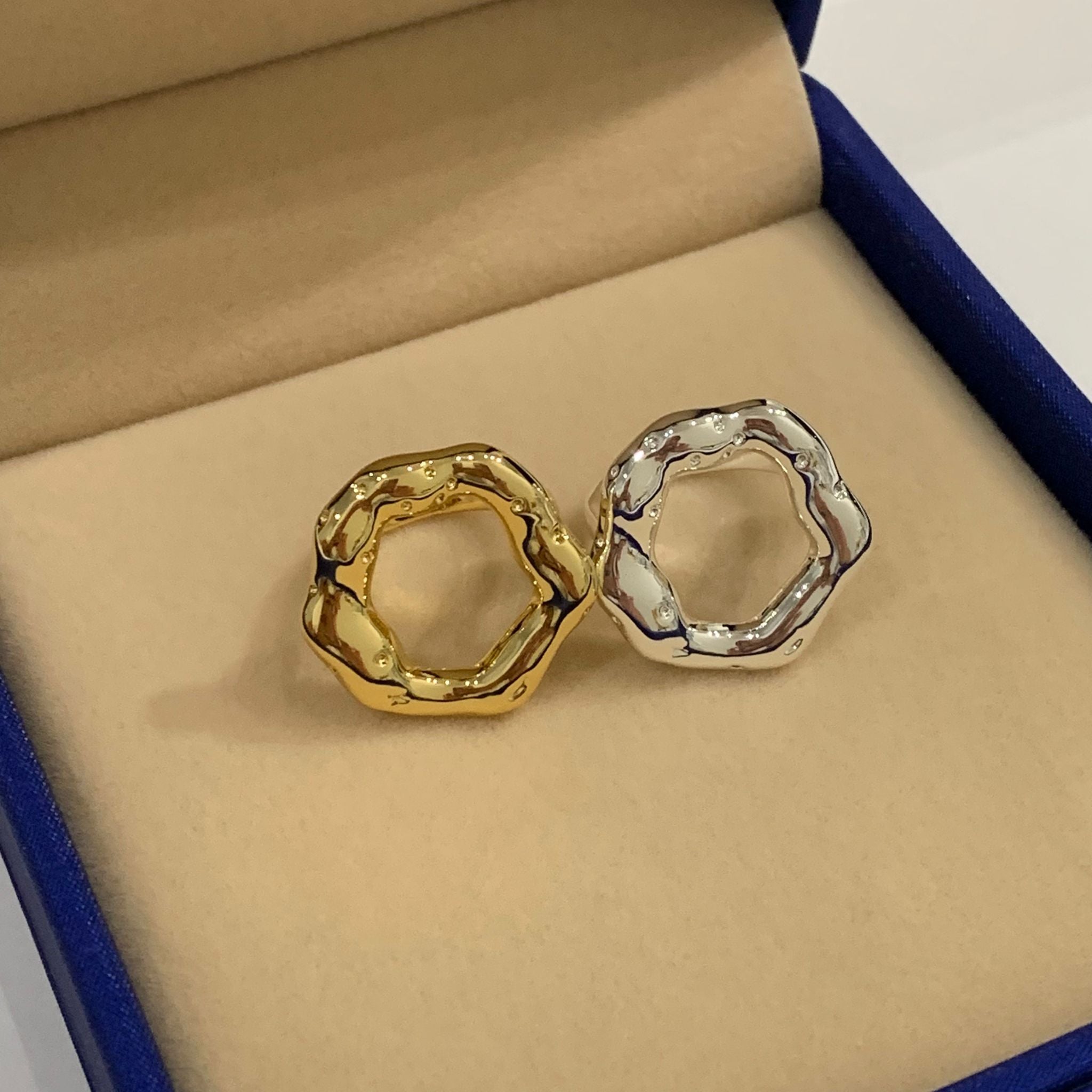 Lara & Ela | Practical Magic Ring - Lara & Ela